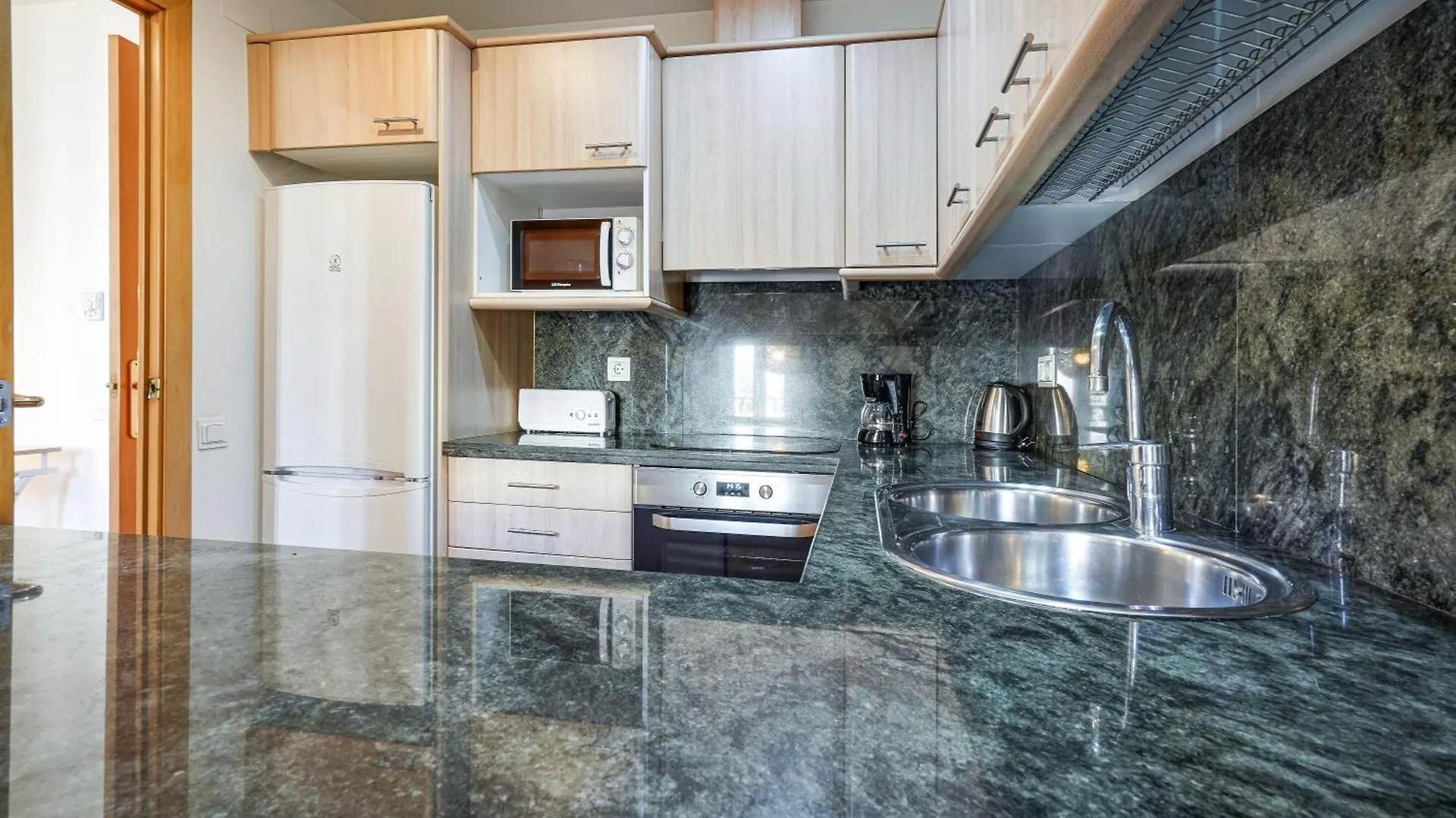 Gran Via City Center Apartment Barcelona 0*,