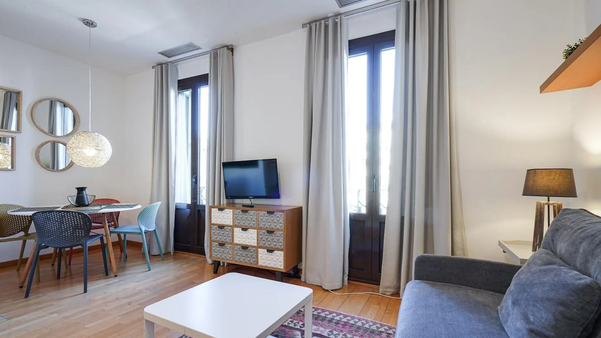 Gran Via City Center Apartment Barcelona